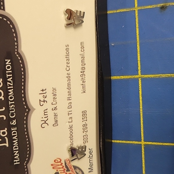 Lot of 6 Silver Tone Earrings - Picture 3 of 6